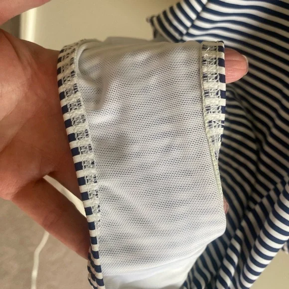 Nip Tuck‎ SWIM Women 10 One Piece Swimsuit Bathing Suit Striped White Navy Blue - Picture 7 of 9